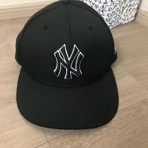 New Era NY Yankees fitted Cap Size 7